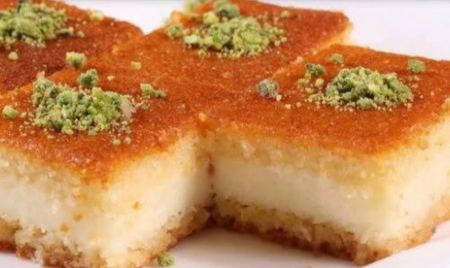 طريقة تحضير بسبوسة بالقشطة بالمقادير الصحيحة وبأقل وقت ممكن