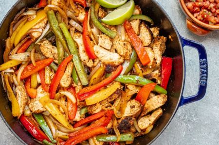 تتبيلة فاهيتا الدجاج الألذ على الإطلاق بالمقادير والخطوات