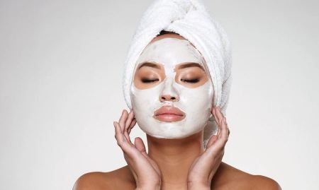 ماسك لتفتيح الوجه والبشرة وطريقة تحضيره واستخدامه