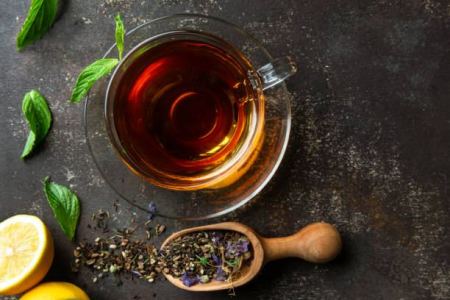 فوائد الشاي الاخضر على الريق وطريقة إستخدامه