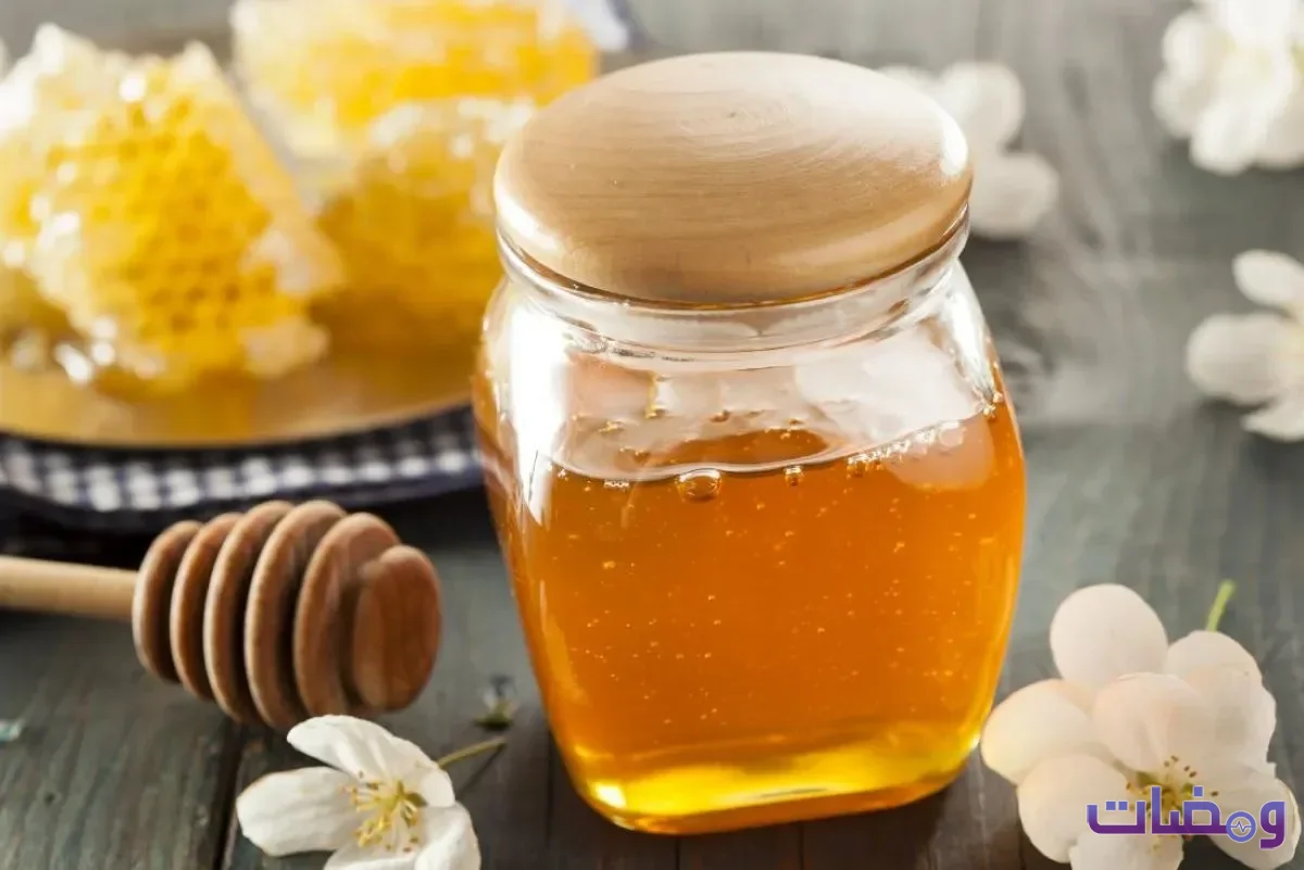 فوائد العسل الكثيرة لجسم الإنسان والقيمة الغذائية لكل معلقة عسل